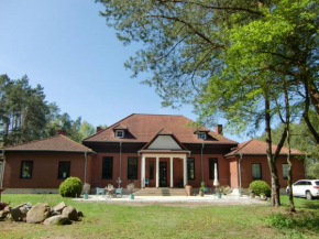 Villa Ambrosian (Haupthaus), Trzebiez